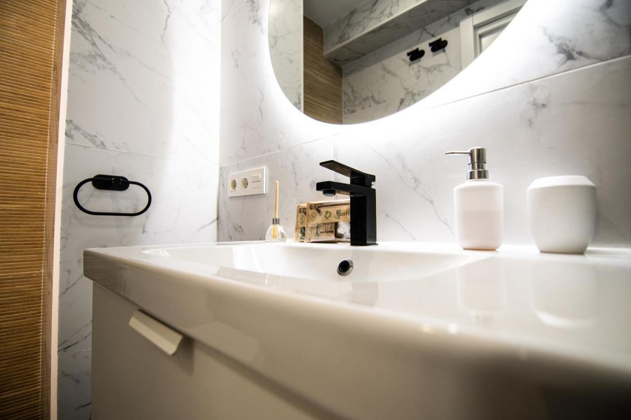 Apartment Puerto Marina - First Line Beach - Benalmadena - Malaga エクステリア 写真
